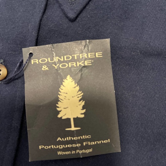 * Men’s Blue Roundtree & Yorke Long Sleeve Button Down - Picture 2 of 3